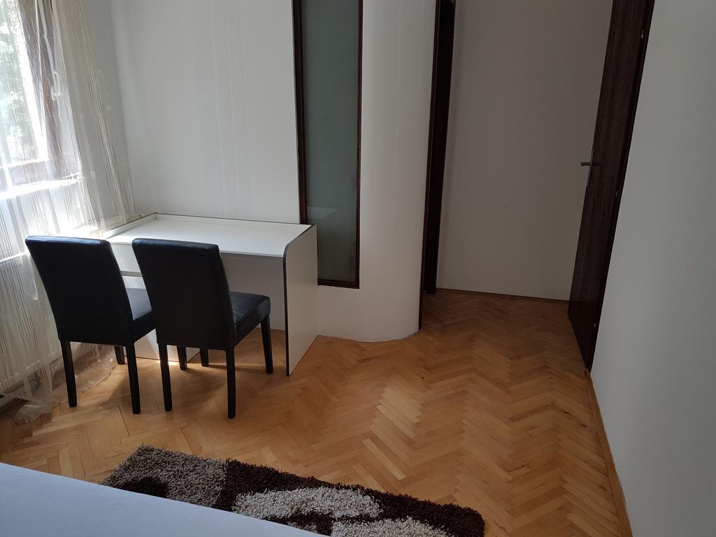 Lira Inn Ni Exterior foto