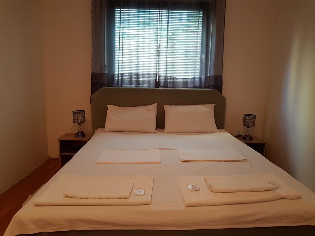 Lira Inn Ni Exterior foto
