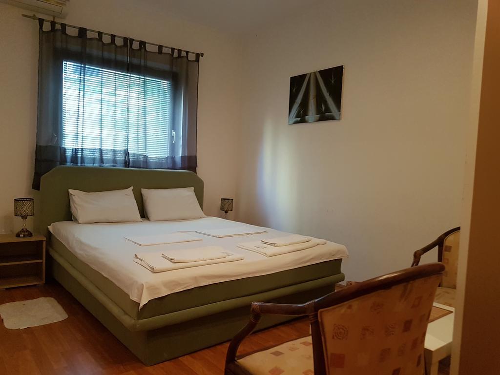 Lira Inn Ni Exterior foto