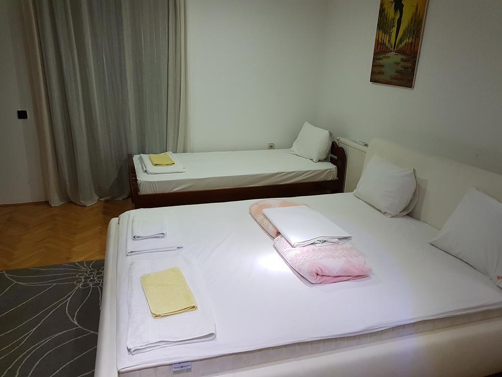 Lira Inn Ni Exterior foto