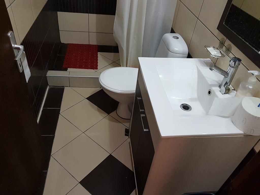 Lira Inn Ni Exterior foto