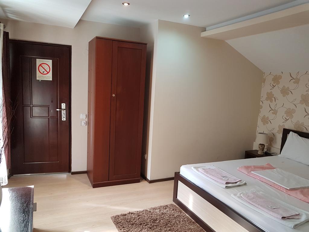Lira Inn Ni Exterior foto